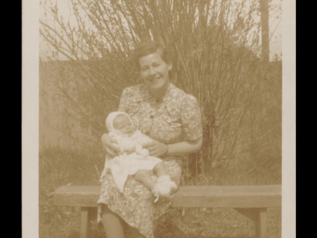 Image of Mrs M Billings and baby Richard