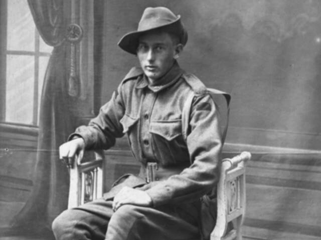 Studio portrait of 622 Private Herbert Vincent Reynolds