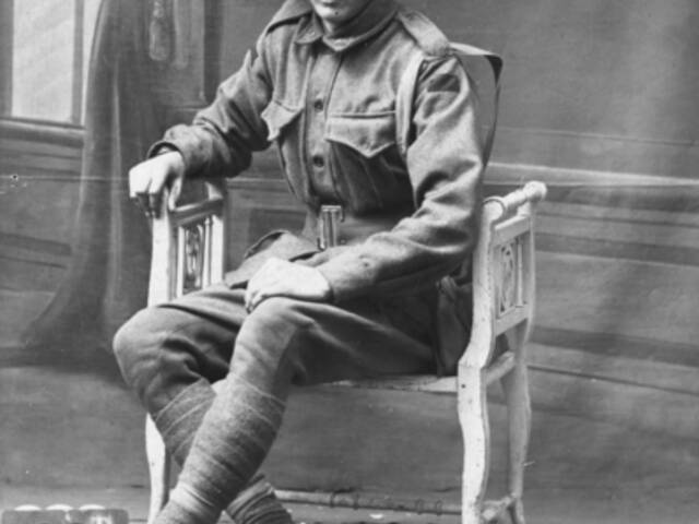 Studio portrait of 622 Private Herbert Vincent Reynolds