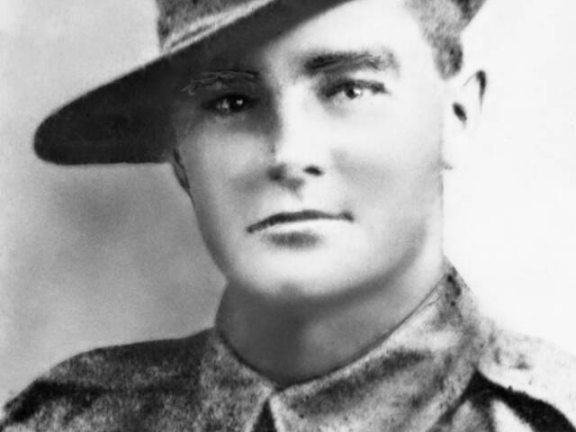 Portrait of 6939 Private R Mactier VC