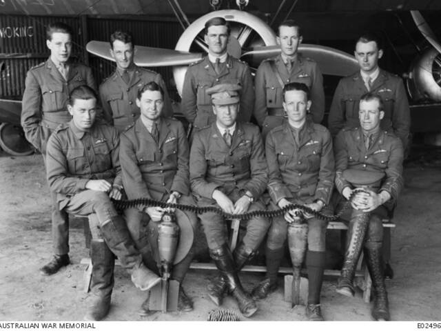 Group portrait of officers of B Flight, No. 4 Squadron, Australian Flying Corps